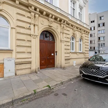 Jozefinska Deluxe By Bookinghost *