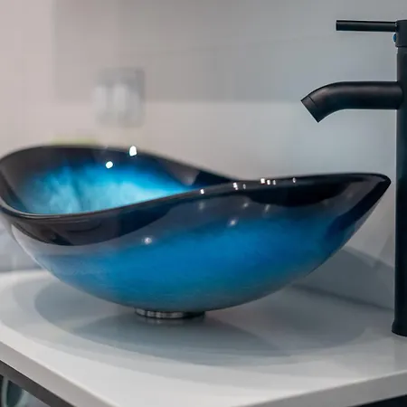 Jozefinska Deluxe By Bookinghost *