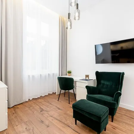 Jozefinska Deluxe By Bookinghost